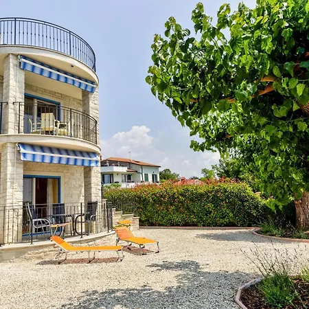Apartament Moderne Mit Terrasse Nah Am