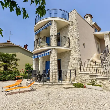Moderne Mit Terrasse Nah Am * Lovrečica