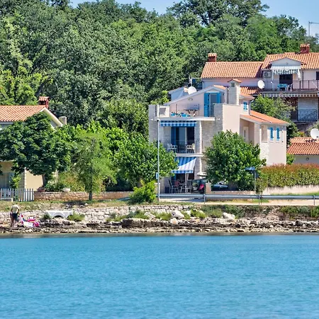 Moderne Mit Terrasse Nah Am Lovrecica (Istria)